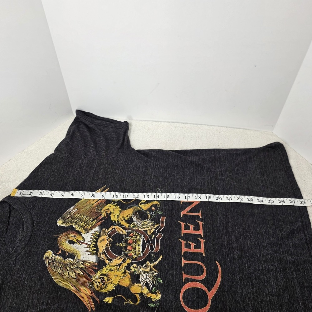 Queen Band Graphic T Shirt Mens Large Charcoal Gray Crest Logo Rock Tee - Picture 11 of 11